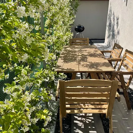 Apartmán Luxury 2 With Swimming Pool