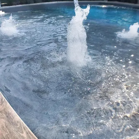 Apartment Luxury 2 With Swimming Pool