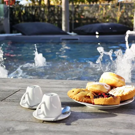 Апартаменты Luxury Cervia, 2 With 1 Swimming Pool *